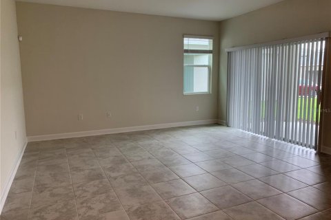 Casa en alquiler en Orlando, Florida, 5 dormitorios, 245.08 m2 № 1918464 - foto 5
