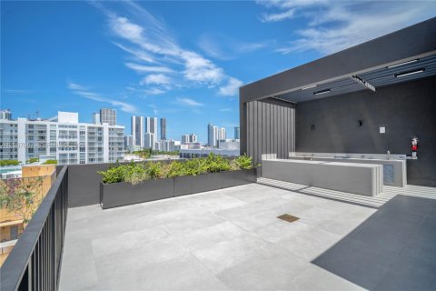Condominio en alquiler en Miami, Florida, 3 dormitorios, 90.39 m2 № 2356772 - foto 22