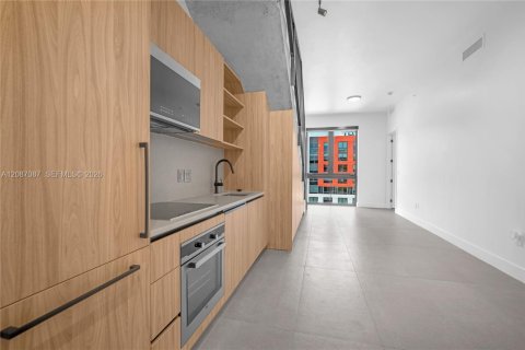Condominio en alquiler en Miami, Florida, 3 dormitorios, 90.39 m2 № 2356772 - foto 8