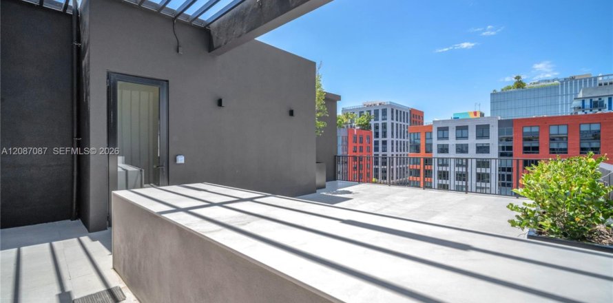 Condominio en Miami, Florida, 3 dormitorios  № 2356772