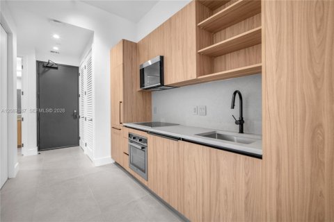 Condominio en alquiler en Miami, Florida, 3 dormitorios, 90.39 m2 № 2356772 - foto 12