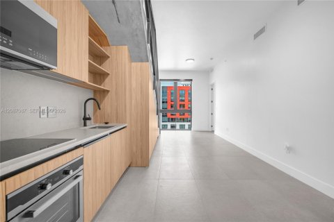 Condominio en alquiler en Miami, Florida, 3 dormitorios, 90.39 m2 № 2356772 - foto 9