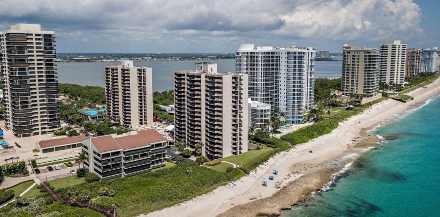 Condominio en Riviera Beach, Florida, 2 dormitorios  № 1041045