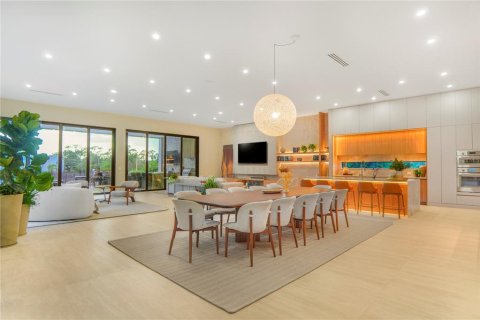 House in Windermere, Florida 6 bedrooms, 505.48 sq.m. № 1853585 - photo 9