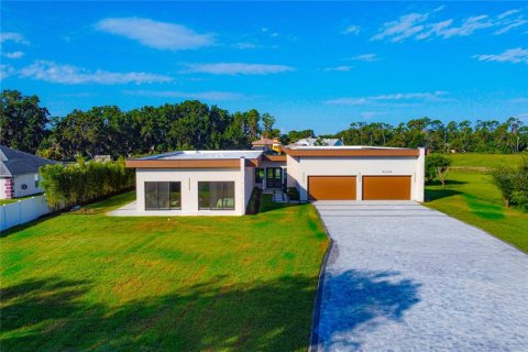 House in Windermere, Florida 6 bedrooms, 505.48 sq.m. № 1853585 - photo 4