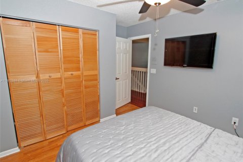 Casa en alquiler en Cutler Bay, Florida, 4 dormitorios, 174.66 m2 № 1977867 - foto 24