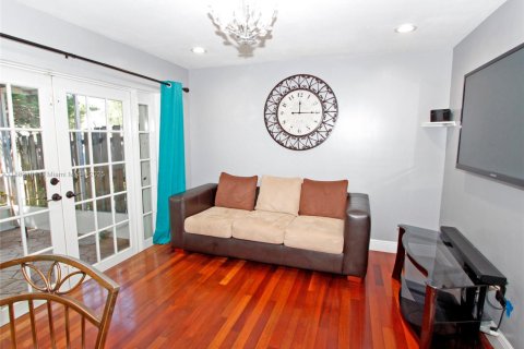 Casa en alquiler en Cutler Bay, Florida, 4 dormitorios, 174.66 m2 № 1977867 - foto 12