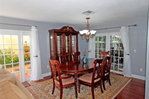 Casa en alquiler en Cutler Bay, Florida, 4 dormitorios, 174.66 m2 № 1977867 - foto 6