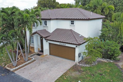 Casa en Cutler Bay, Florida 4 dormitorios, 174.66 m2 № 1977867