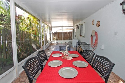 Casa en alquiler en Cutler Bay, Florida, 4 dormitorios, 174.66 m2 № 1977867 - foto 29
