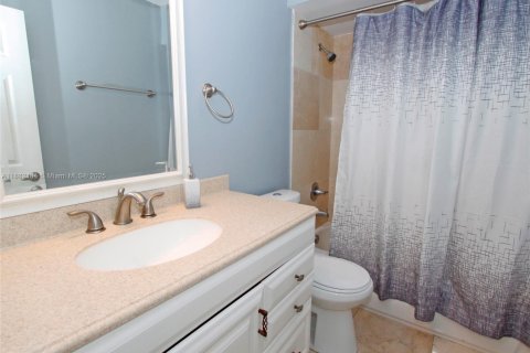 Casa en alquiler en Cutler Bay, Florida, 4 dormitorios, 174.66 m2 № 1977867 - foto 25