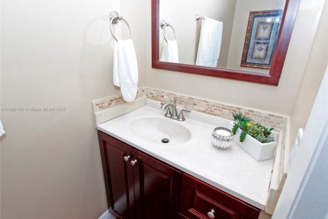 Casa en alquiler en Cutler Bay, Florida, 4 dormitorios, 174.66 m2 № 1977867 - foto 14