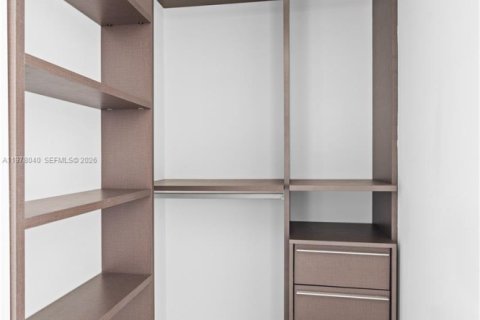 Снять в аренду кондоминиум в Майами, Флорида 3 спальни, 140.93м2, № 2044698 - фото 15