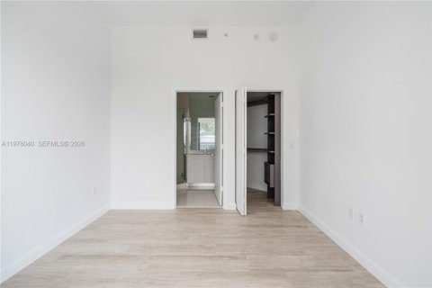 Снять в аренду кондоминиум в Майами, Флорида 3 спальни, 140.93м2, № 2044698 - фото 9