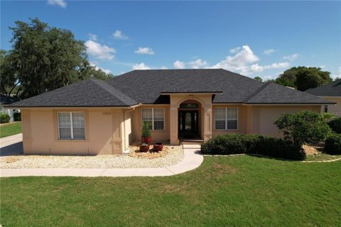 House in Lakeland, Florida 3 bedrooms, 246.66 sq.m. № 2215248