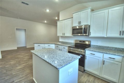Villa ou maison à vendre à Auburndale, Floride: 4 chambres, 204.38 m2 № 2215215 - photo 10