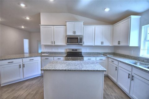 Villa ou maison à vendre à Auburndale, Floride: 4 chambres, 204.38 m2 № 2215215 - photo 13
