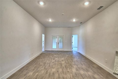 Villa ou maison à vendre à Auburndale, Floride: 4 chambres, 204.38 m2 № 2215215 - photo 14