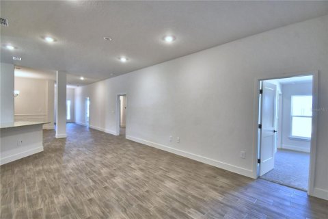Villa ou maison à vendre à Auburndale, Floride: 4 chambres, 204.38 m2 № 2215215 - photo 16