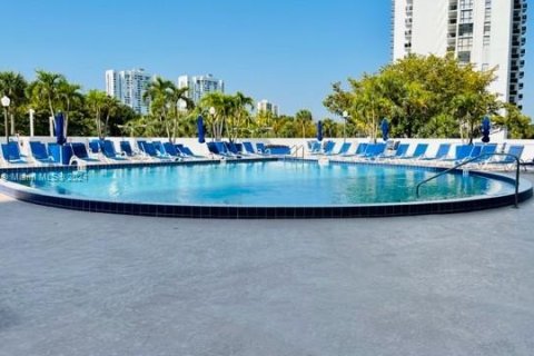 Copropriété à vendre à Aventura, Floride: 2 chambres, 101.45 m2 № 1754388 - photo 24