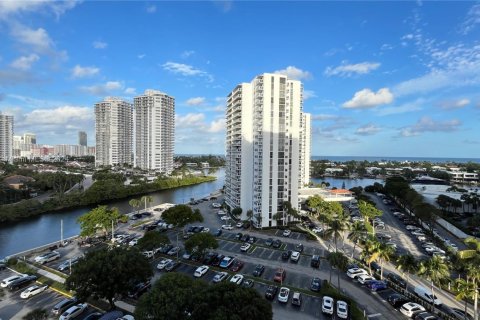 Copropriété à vendre à Aventura, Floride: 2 chambres, 101.45 m2 № 1754388 - photo 17