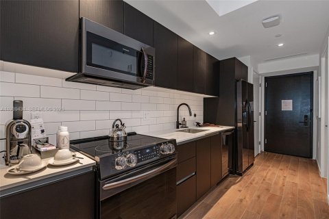 Купить кондоминиум в Майами, Флорида 31.68м2, № 1997433 - фото 19