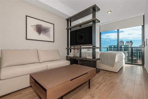 Купить кондоминиум в Майами, Флорида 31.68м2, № 1997433 - фото 13