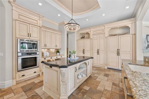 House in Windermere, Florida 7 bedrooms, 810.29 sq.m. № 2393648 - photo 20