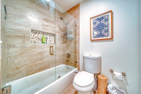 Casa en venta en Cutler Bay, Florida, 4 dormitorios, 159.61 m2 № 2377316 - foto 28