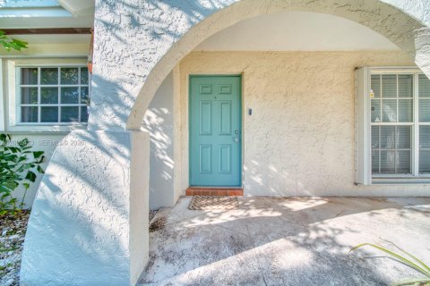 Casa en venta en Cutler Bay, Florida, 4 dormitorios, 159.61 m2 № 2377316 - foto 8