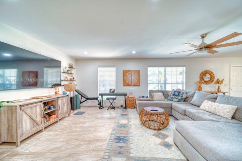 Casa en venta en Cutler Bay, Florida, 4 dormitorios, 159.61 m2 № 2377316 - foto 10