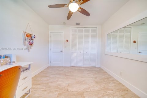 Casa en venta en Cutler Bay, Florida, 4 dormitorios, 159.61 m2 № 2377316 - foto 24