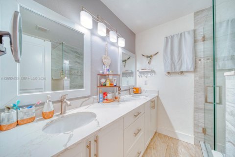 Casa en venta en Cutler Bay, Florida, 4 dormitorios, 159.61 m2 № 2377316 - foto 20