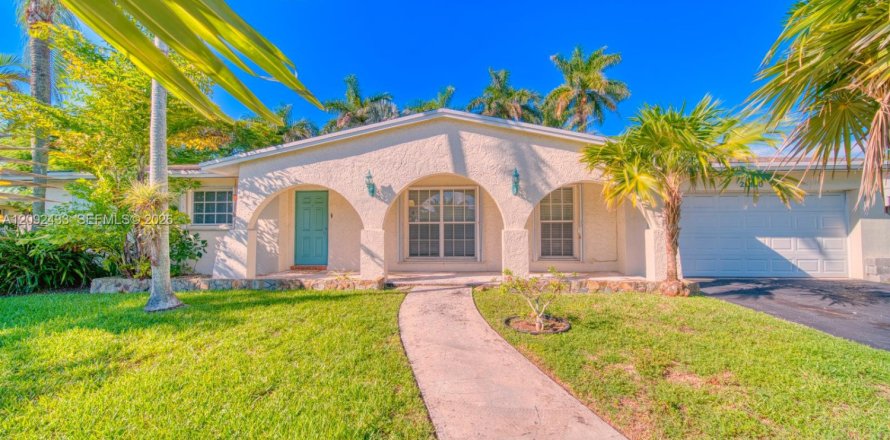 Casa en Cutler Bay, Florida 4 dormitorios, 159.61 m2 № 2377316