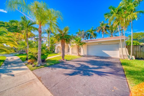 Casa en venta en Cutler Bay, Florida, 4 dormitorios, 159.61 m2 № 2377316 - foto 3