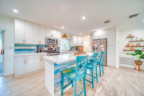 Casa en venta en Cutler Bay, Florida, 4 dormitorios, 159.61 m2 № 2377316 - foto 16