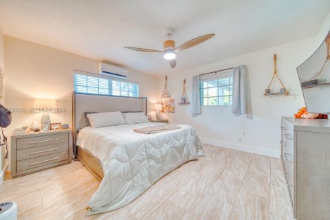 Casa en venta en Cutler Bay, Florida, 4 dormitorios, 159.61 m2 № 2377316 - foto 18