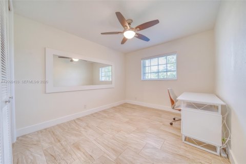 Casa en venta en Cutler Bay, Florida, 4 dormitorios, 159.61 m2 № 2377316 - foto 23