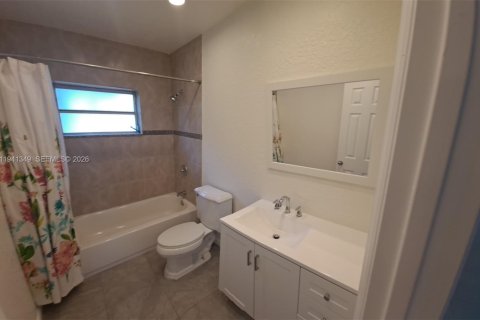 Villa ou maison à louer à Fort Lauderdale, Floride: 4 chambres, 130.43 m2 № 2000426 - photo 5