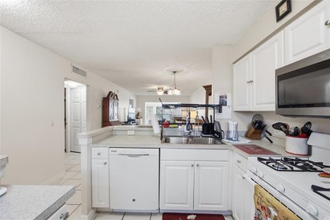 Copropriété à vendre à Clearwater, Floride: 2 chambres, 82.31 m2 № 2101869 - photo 7
