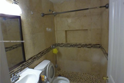 Villa ou maison à vendre à Pembroke Pines, Floride: 4 chambres, 102.47 m2 № 2044974 - photo 12