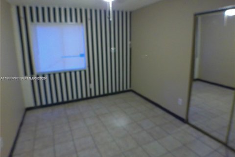 Villa ou maison à vendre à Pembroke Pines, Floride: 4 chambres, 102.47 m2 № 2044974 - photo 10