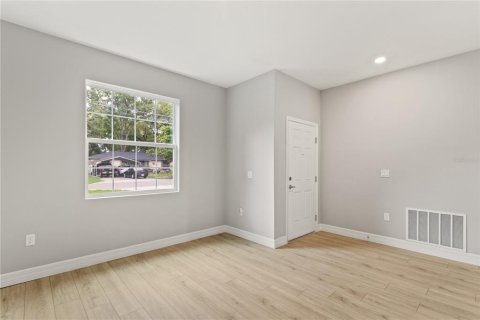 House in Apopka, Florida 4 bedrooms, 143.16 sq.m. № 1767704 - photo 4