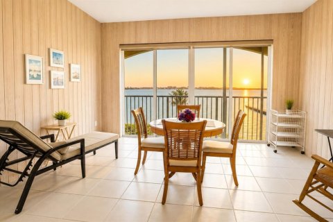 Condo in St. Lucie, Florida, 2 bedrooms  № 2088350 - photo 2