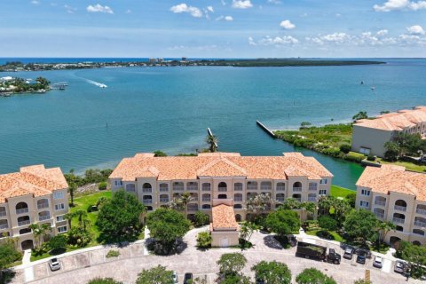 Condo in St. Lucie, Florida, 2 bedrooms № 2088350