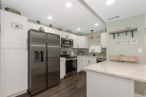 Copropriété à louer à Pembroke Pines, Floride: 2 chambres, 108.7 m2 № 2042205 - photo 10