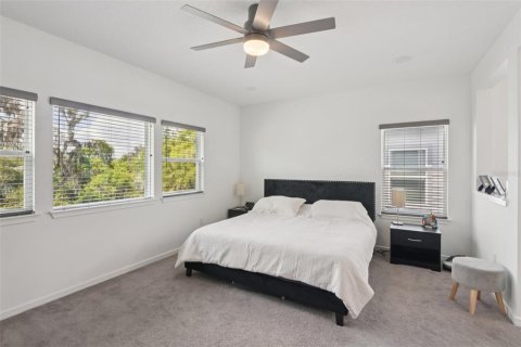 House in Riverview, Florida 5 bedrooms, 397.71 sq.m. № 2101108 - photo 20