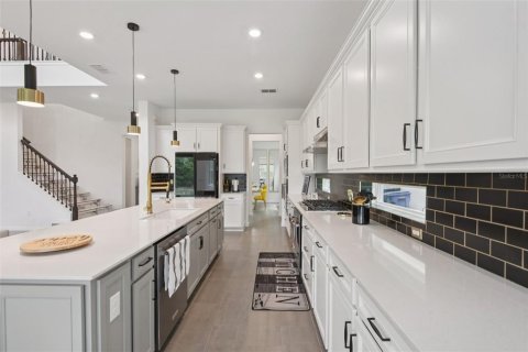 House in Riverview, Florida 5 bedrooms, 397.71 sq.m. № 2101108 - photo 8
