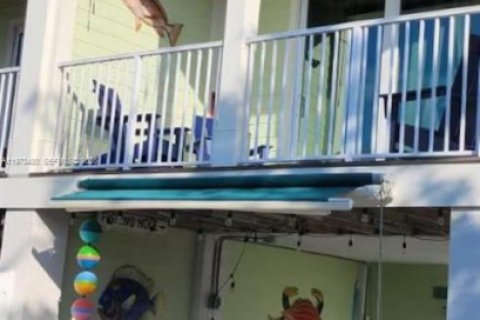 House in Marathon, Florida 4 bedrooms, 170.94 sq.m. № 2033296 - photo 21