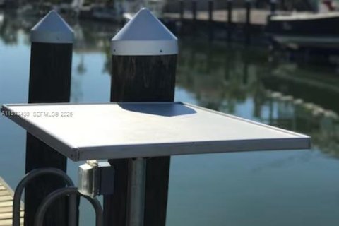 House in Marathon, Florida 4 bedrooms, 170.94 sq.m. № 2033296 - photo 2